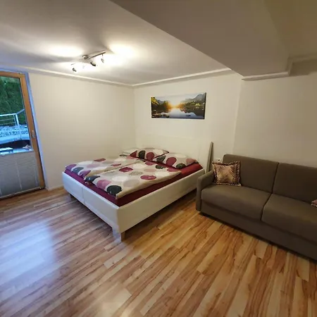 Apartmán Gartenloft Mit Pool *