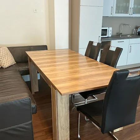 Gartenloft Mit Pool דירה